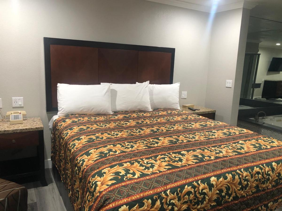 Motel Economy - Airport 2*